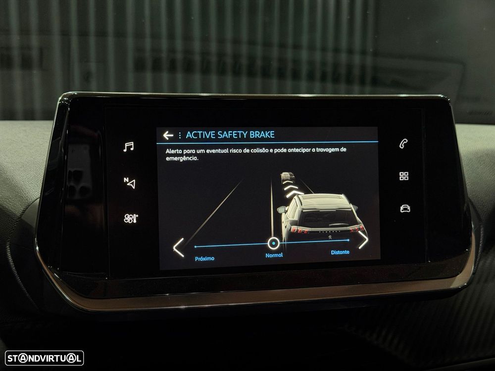 Peugeot 2008 1.2 PureTech Allure Pack - 24