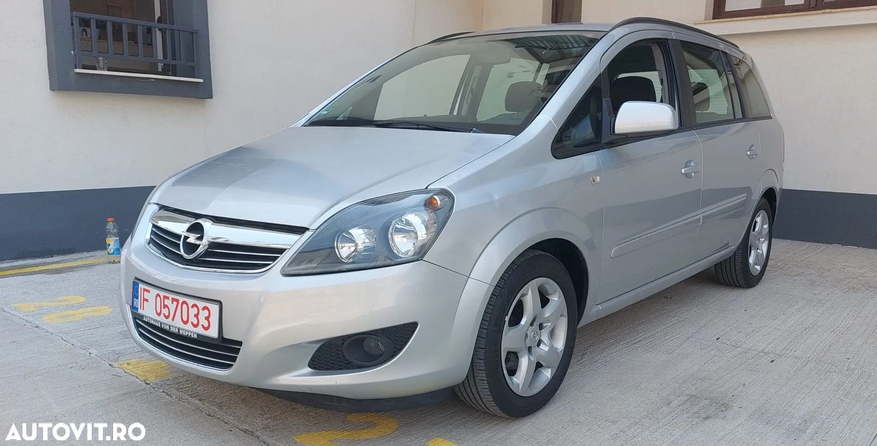 Opel Zafira 1.8 Easytronic Family Plus - 1