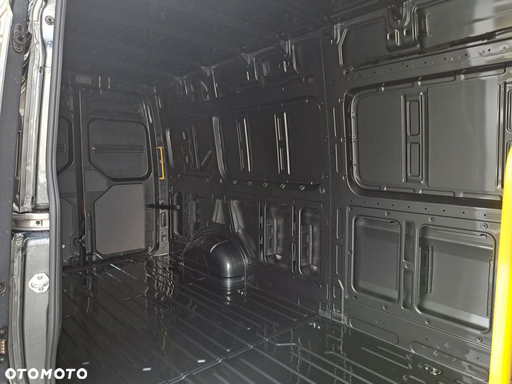 Volkswagen Crafter - 10