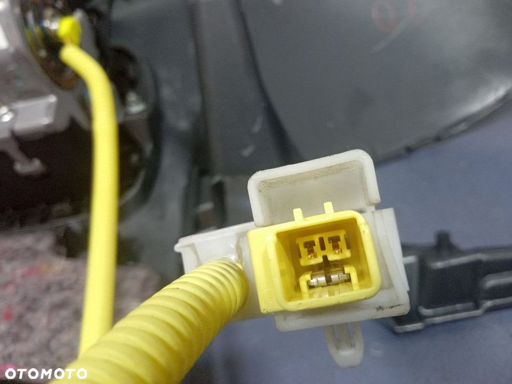 TOYOTA YARIS VERSO DESKA ROZDZIELCZA KONSOLA EU - 4