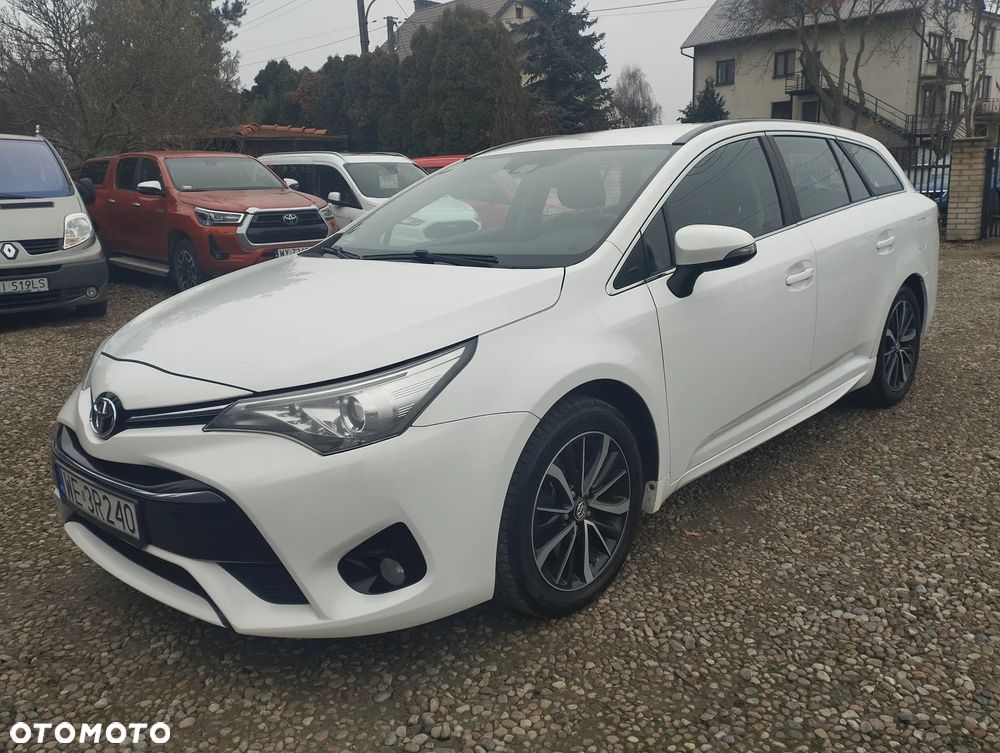 Toyota Avensis 2.0 D-4D Premium - 4
