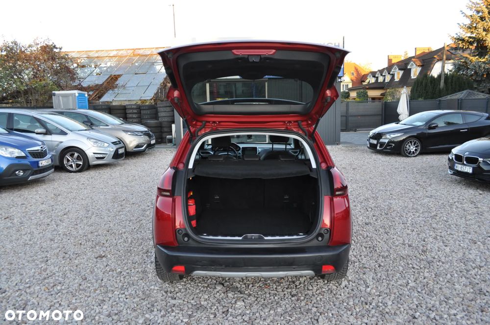 Peugeot 2008 1.2 Pure Tech Allure S&S - 19