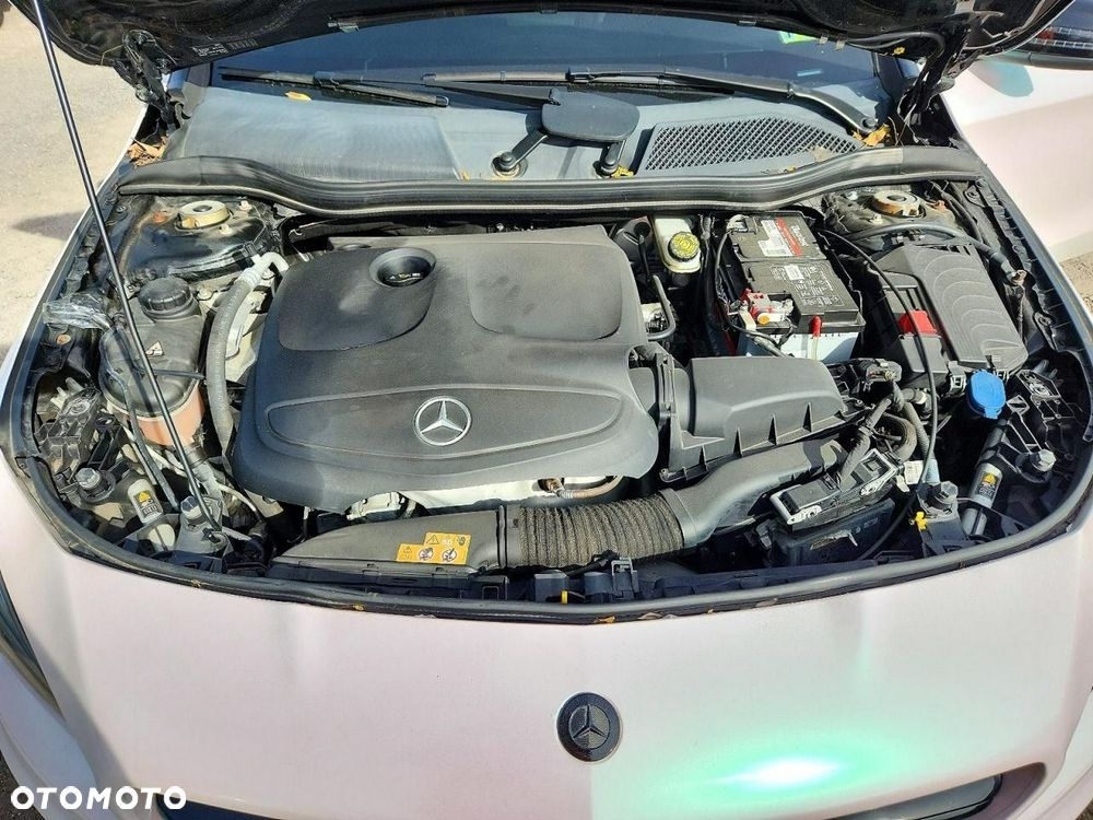 Mercedes-Benz CLA 250 4Matic 7G-DCT AMG Line - 11