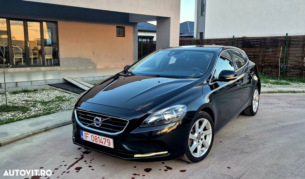 Volvo V40 D4 VEA Momentum - 1