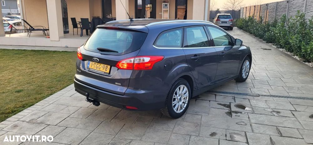 Ford Focus - 8
