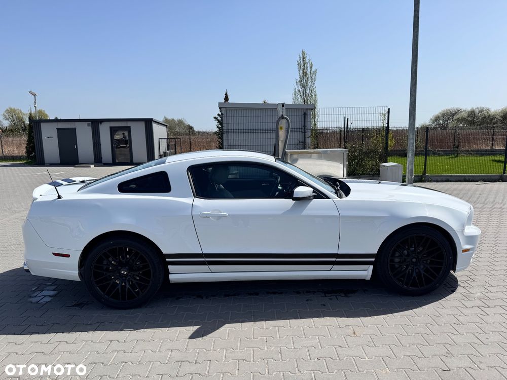 Ford Mustang 3.7 V6 Premium - 5