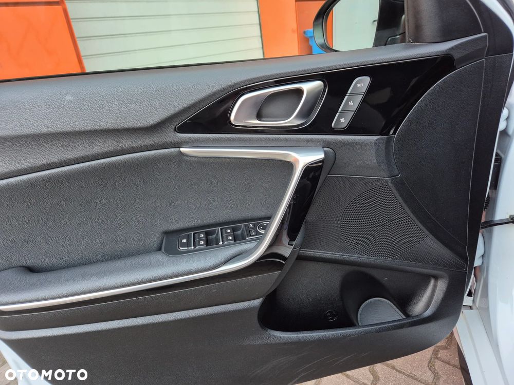 Kia ProCeed 1.6 CRDi GT Line DCT - 22