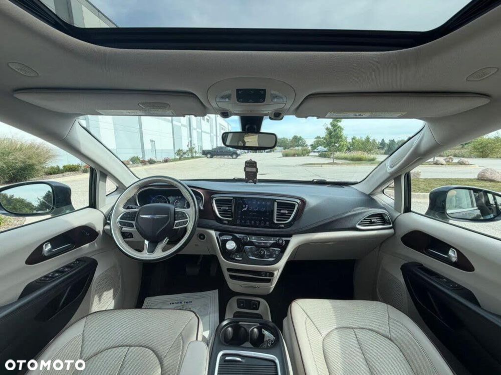 Chrysler Pacifica - 7