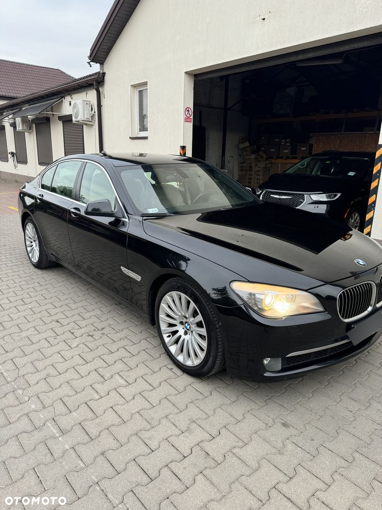 BMW Seria 7 740d xDrive - 24