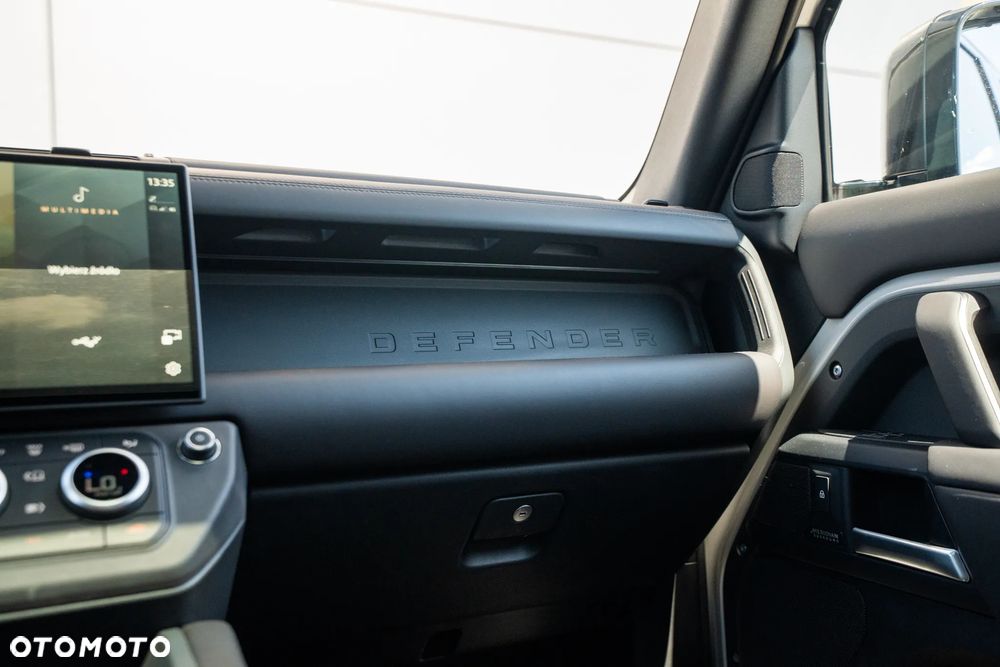 Land Rover Defender 5.0 P425 X-Dynamic HSE - 22