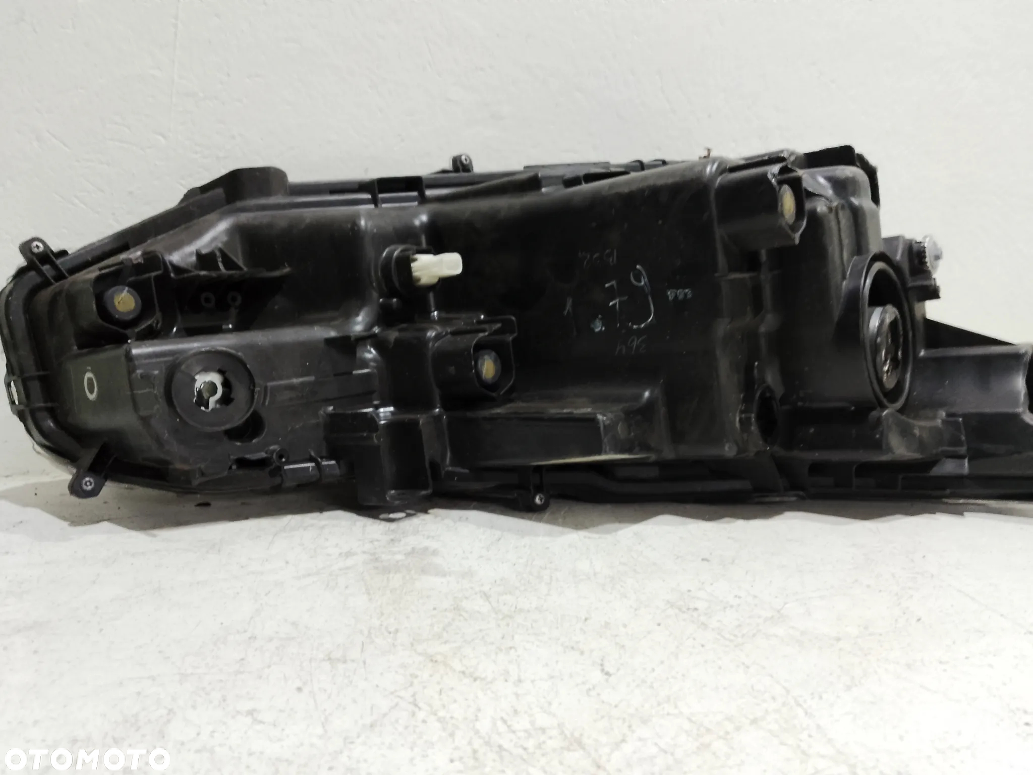 Toyota Yaris Cross 2021–2023 – Lampa Przednia Lewa LED - 5