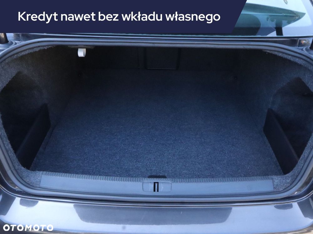 Volkswagen Passat - 15