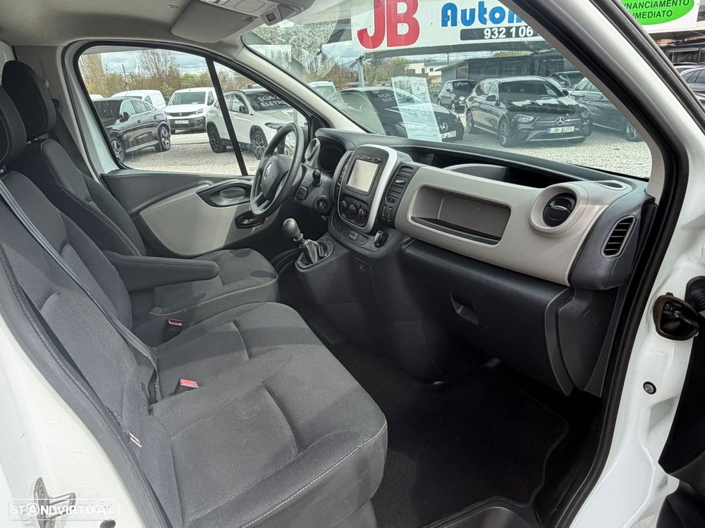 Renault Trafic 1.6 dCI 3LUG c/GPS Iva Dedutível - 10