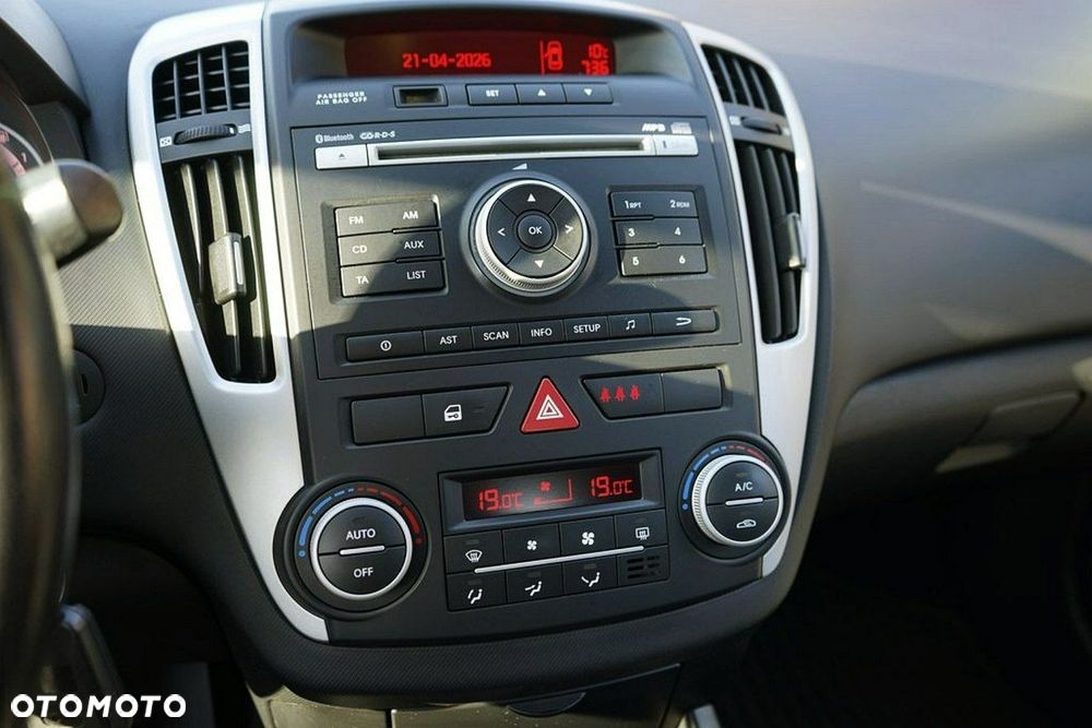 Kia Ceed 1.6 CRDi 90 ISG Spirit - 23