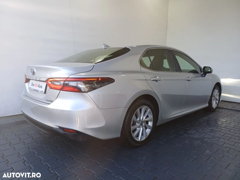 Toyota Camry 2.5 Exclusive - 28