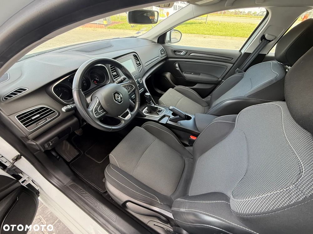 Renault Megane 1.5 Blue dCi Intens - 12