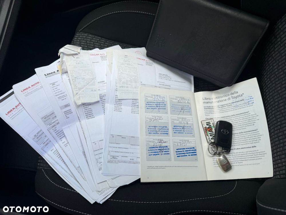 Toyota Auris Hybrid 135 Premium - 17