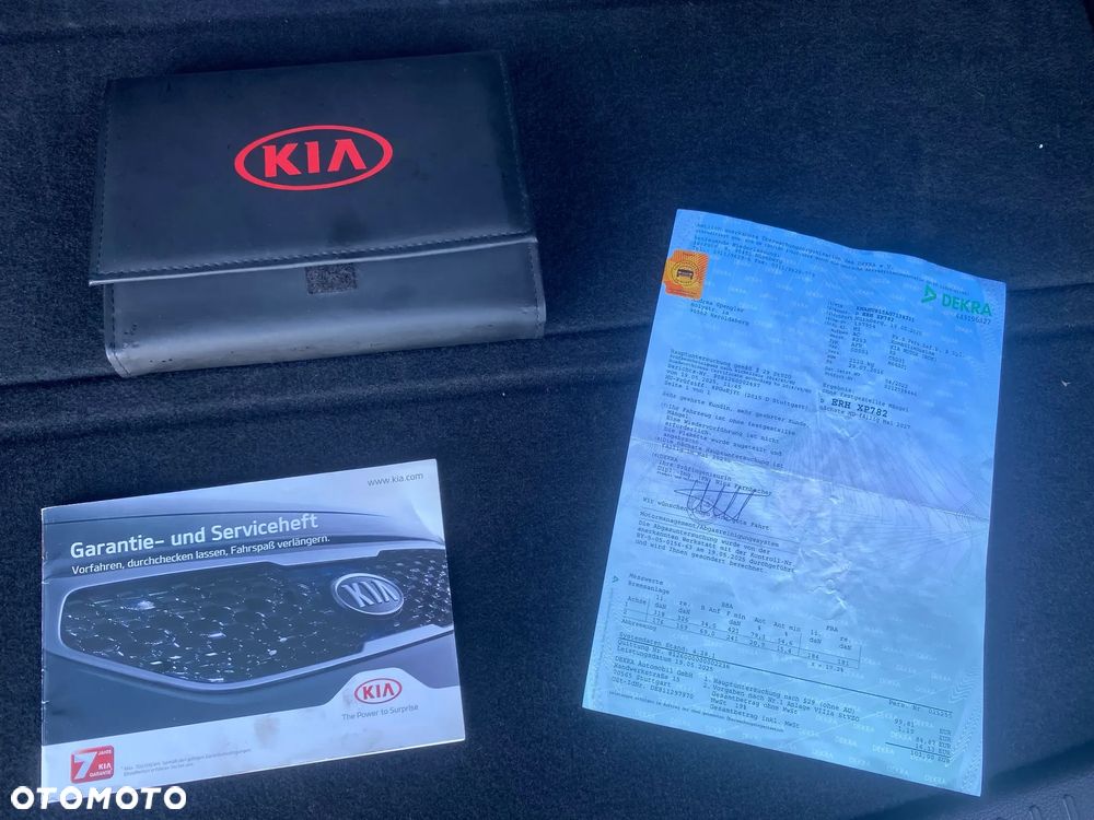 Kia Carens 1.7 CRDi 141 Dream Team Edition - 29