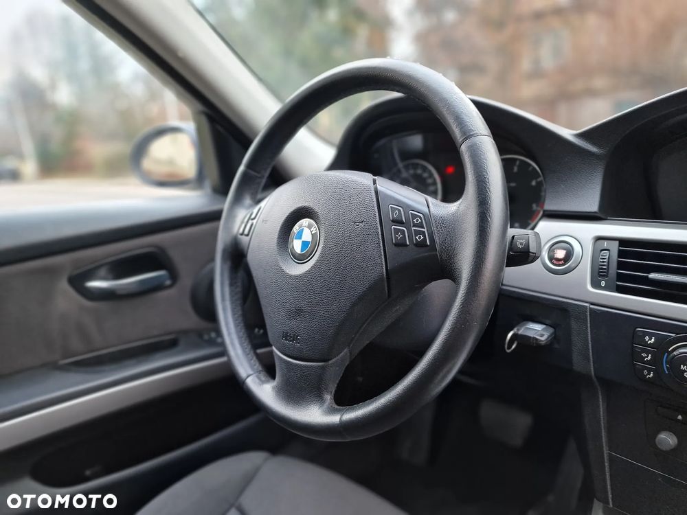 BMW Seria 3 - 28