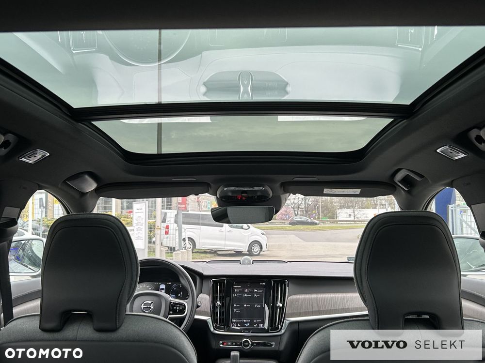 Volvo V90 Cross Country - 31
