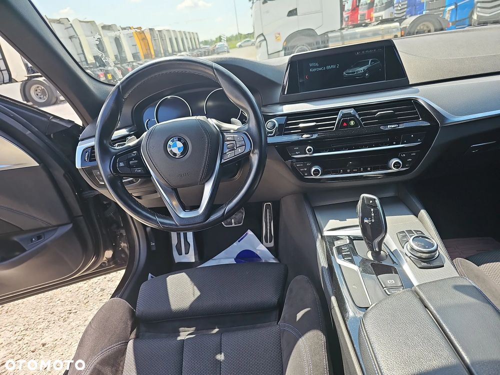 BMW Seria 5 520d xDrive M Sport sport - 11