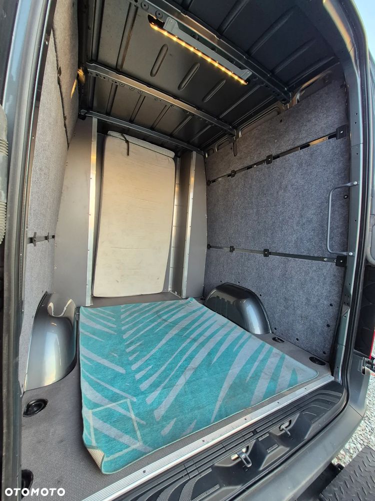 Mercedes-Benz Sprinter - 39