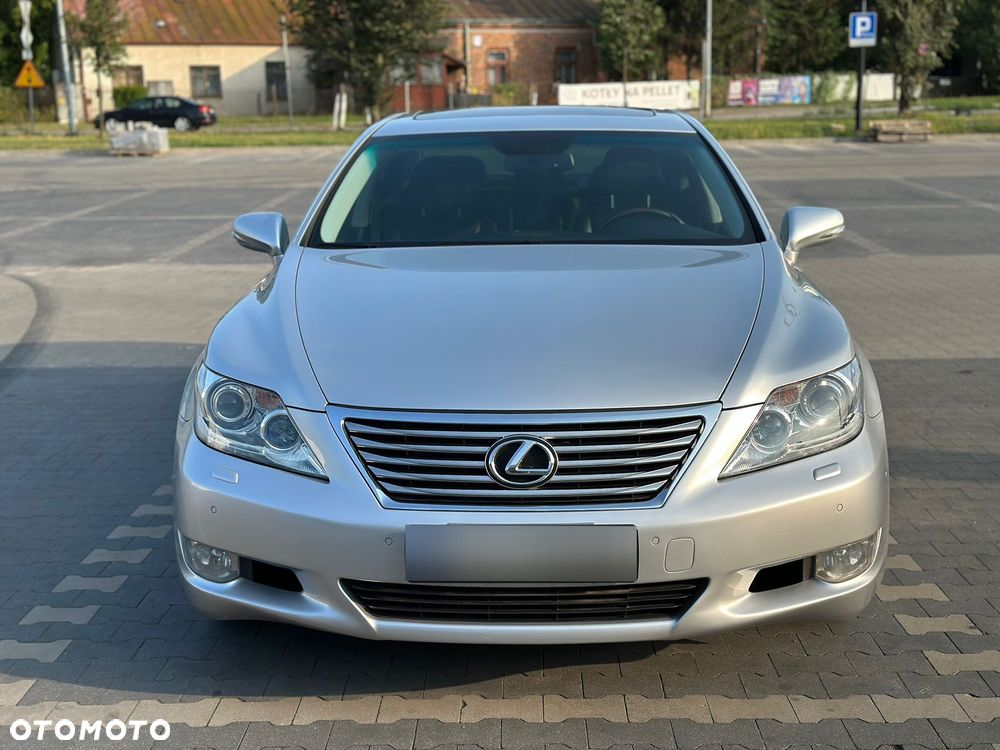 Lexus LS 460 AWD - 2