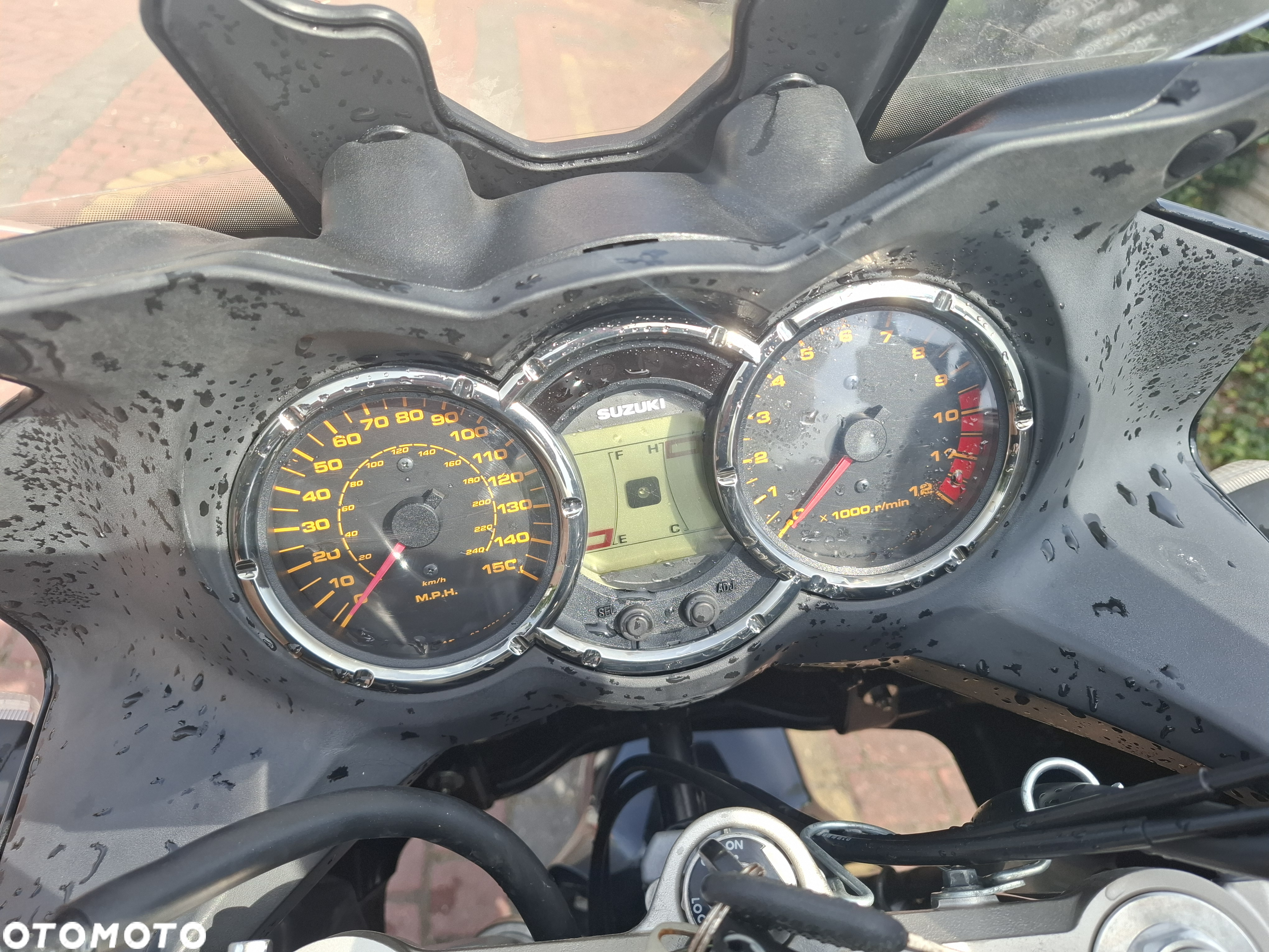 Suzuki V-STROM - 3