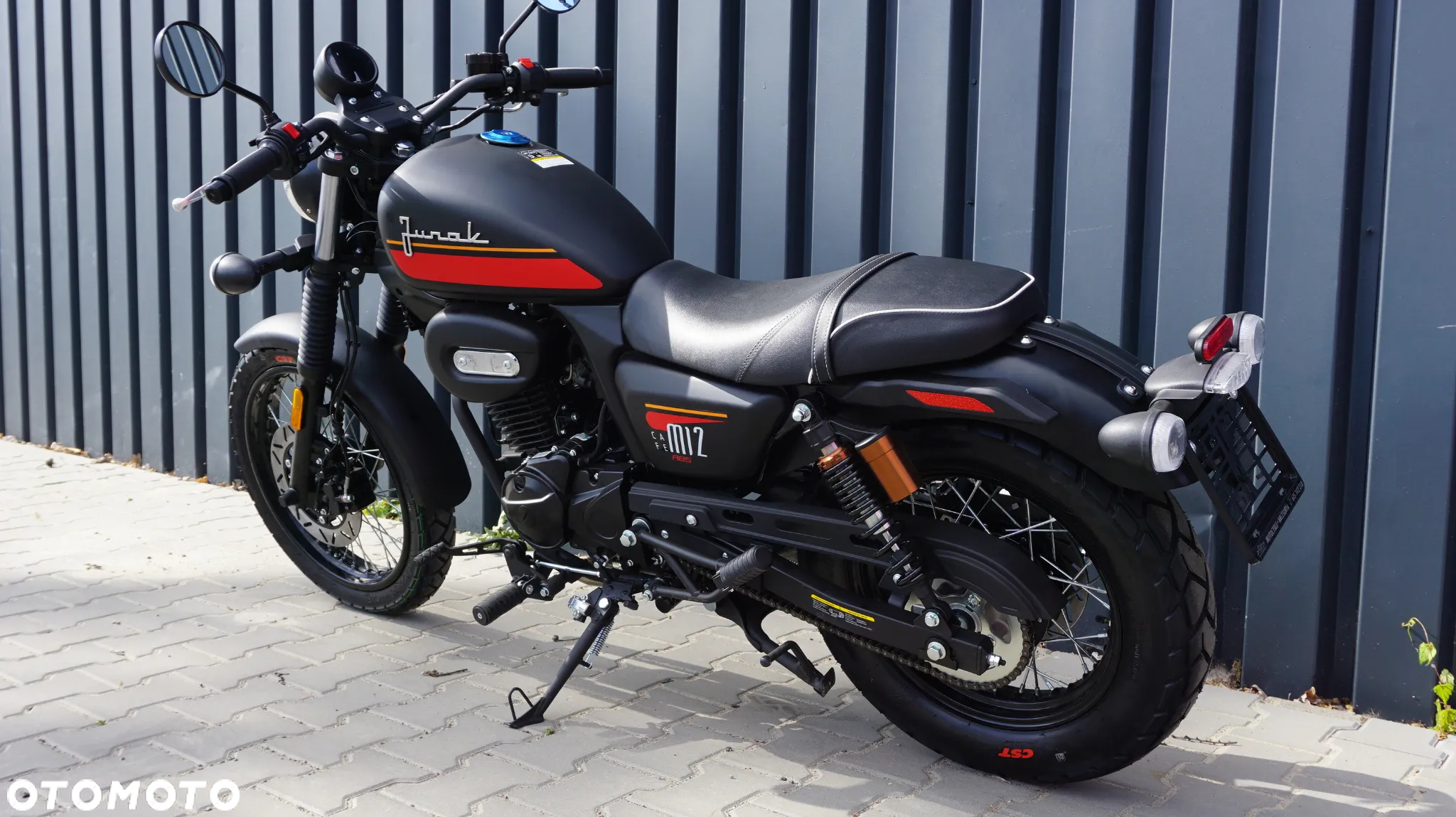 Junak M12 - 7