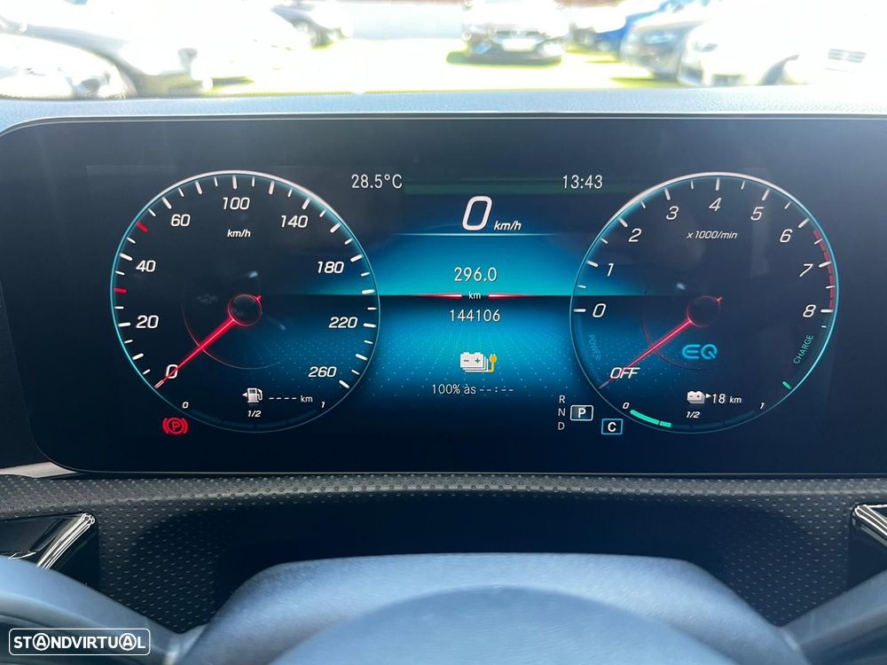 Mercedes-Benz A 250 Limousine e AMG Line - 23