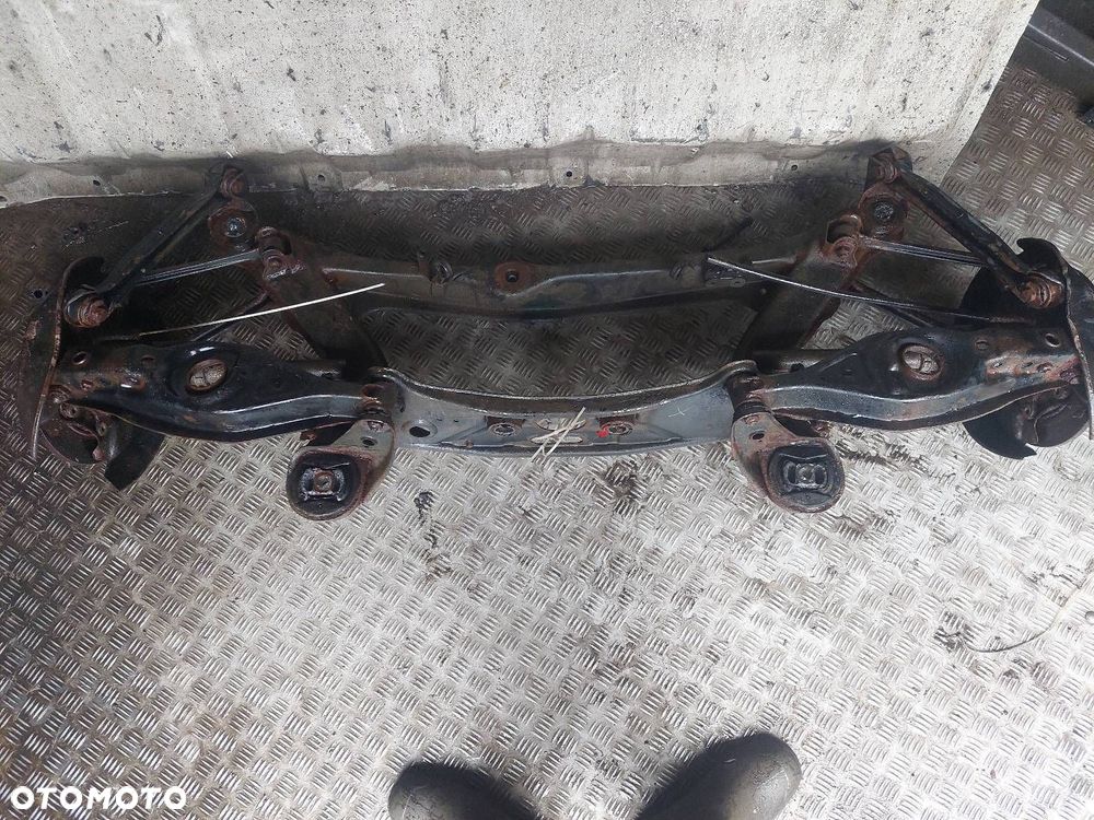 KOMPLETNE ZAWIESZENIE TYŁ MERCEDES BENZ W124 - 4