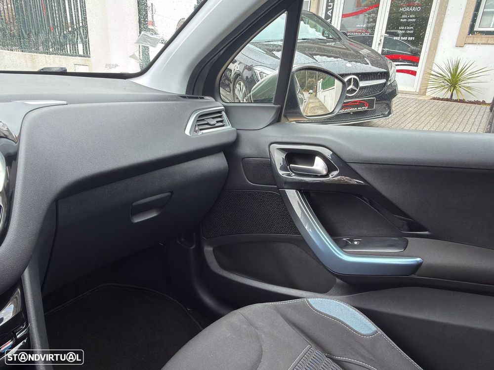 Peugeot 208 82 VTI Style - 16