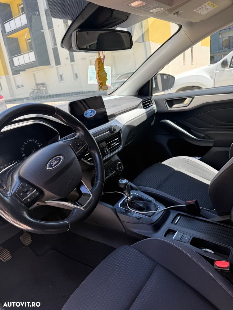 Ford Focus 1.0 EcoBoost Active - 5