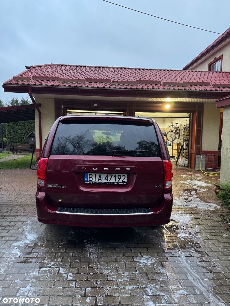 Dodge Grand Caravan - 5
