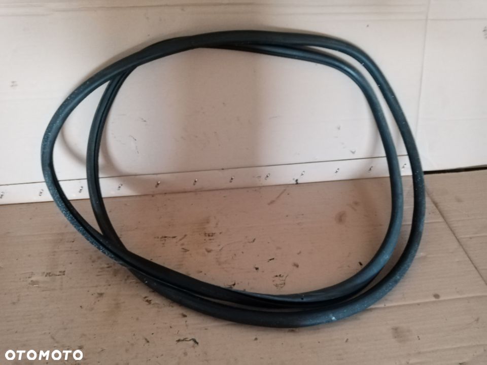 Uszczelka drzwi lewy przód przednia VW Touareg 7L0867365A - 1