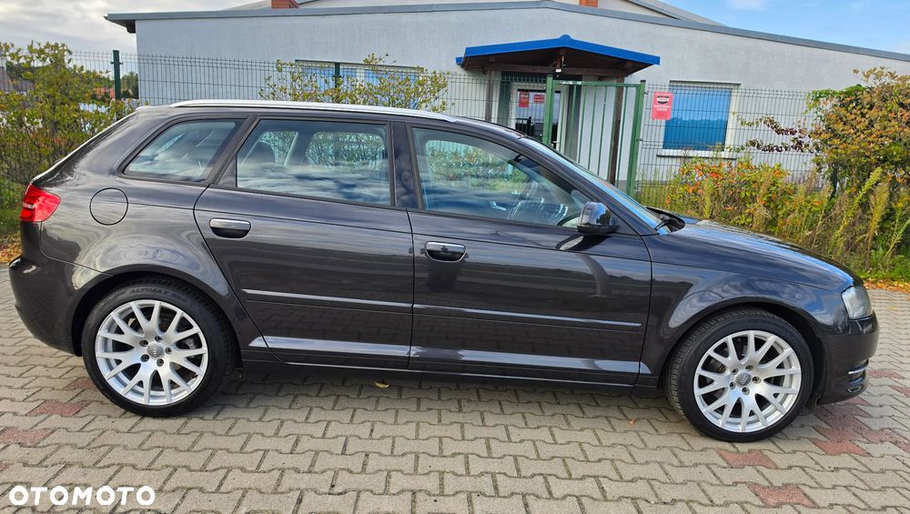Audi A3 Sportback 1.6 TDI DPF Ambiente - 7