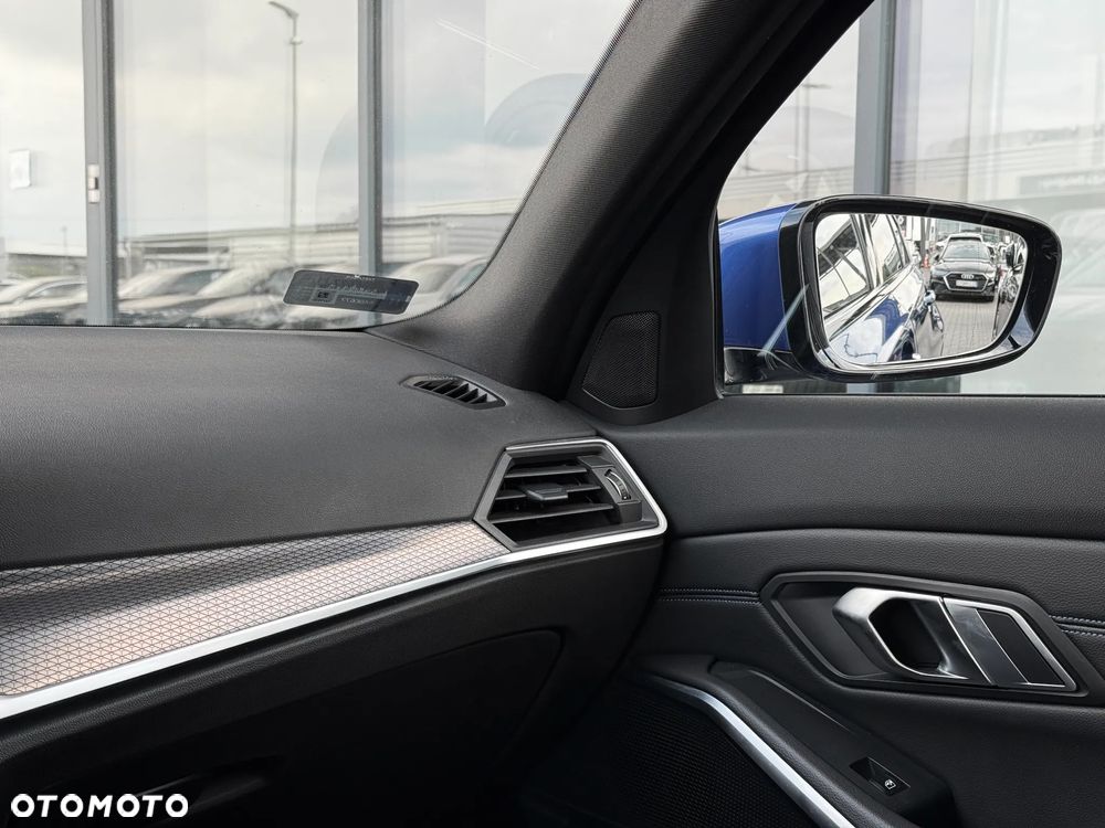 BMW Seria 3 320d xDrive M Sport sport - 18