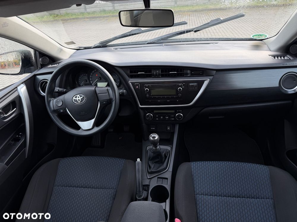 Toyota Auris - 10