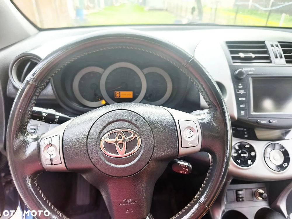 Toyota RAV4 2.2 D-4D X - 10