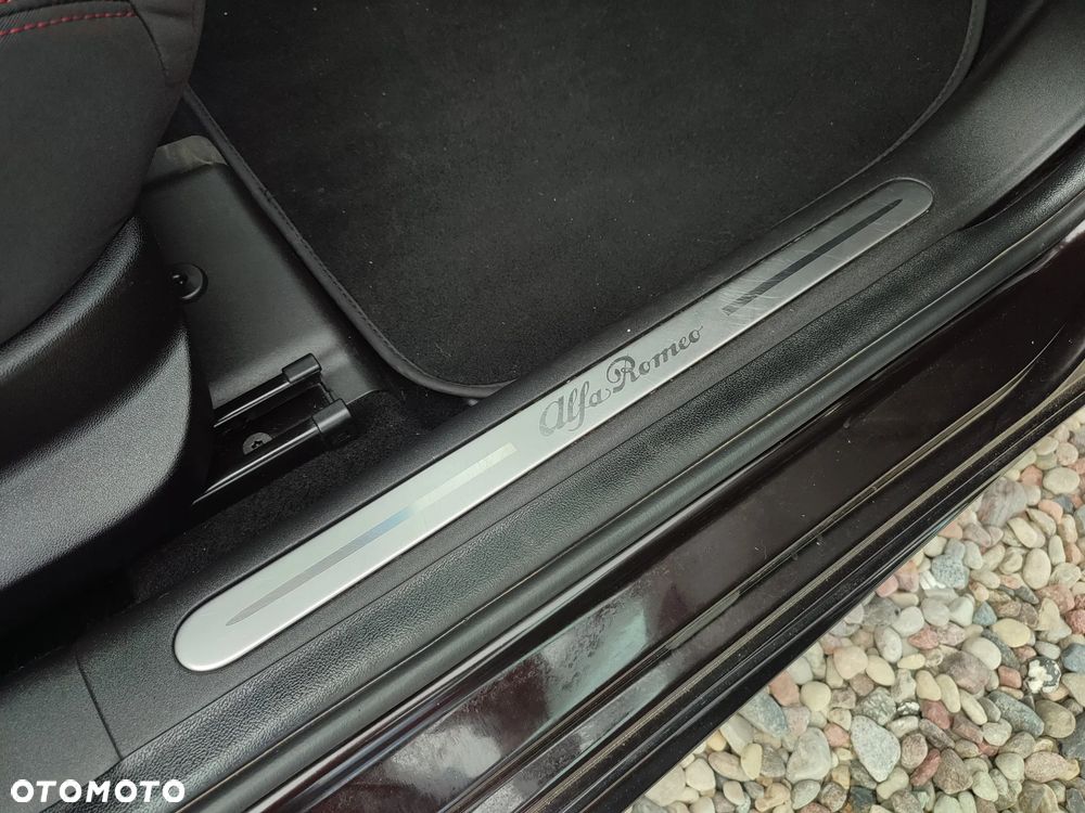 Alfa Romeo Giulietta 1.4 TB 16V Lusso - 19