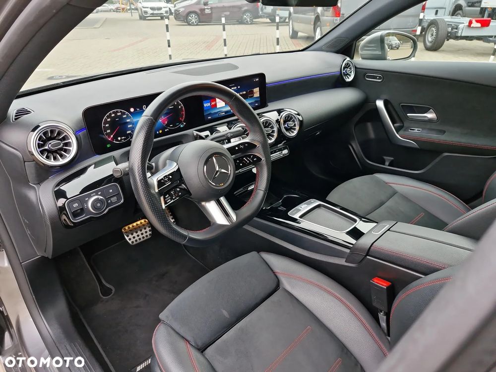 Mercedes-Benz Klasa A 200 AMG Line 7G-DCT - 9