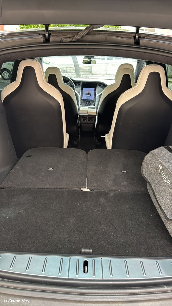 Tesla Model X P100D — fotografia 17