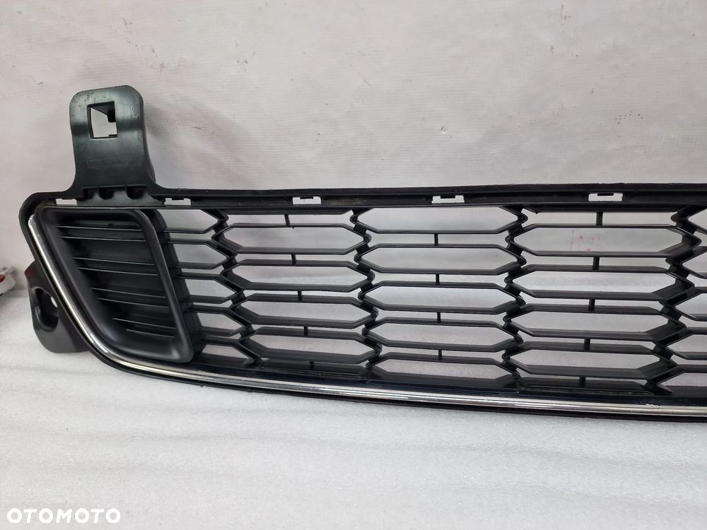 CITROEN C-ELYSEE 12- KRATKA ŚRODKOWA Z CHROMEM , NR 9676958080 , NR AUKCJI KR528 - 3