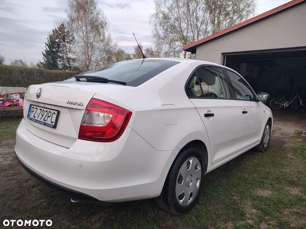 Skoda RAPID 1.2 TSI Active - 10