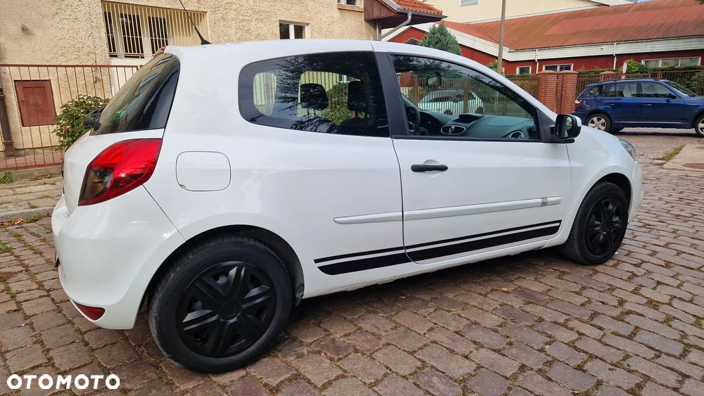 Renault Clio - 7