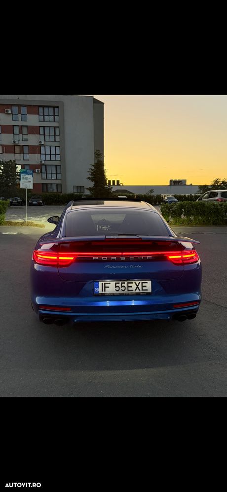 Porsche Panamera Turbo - 12