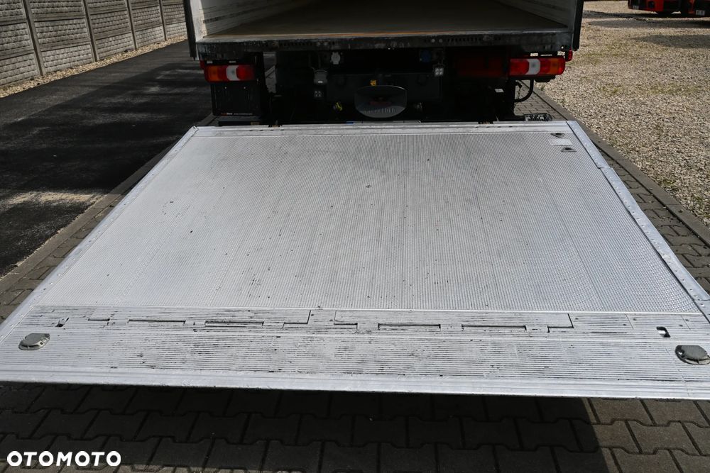 Mercedes-Benz Atego 1527 kontener 7,25 winda 2 T klima kamery - 12