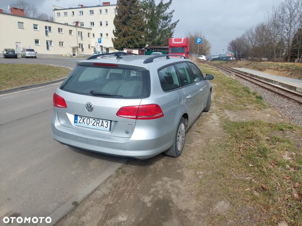 Volkswagen Passat 1.6 TDI Comfortline - 12
