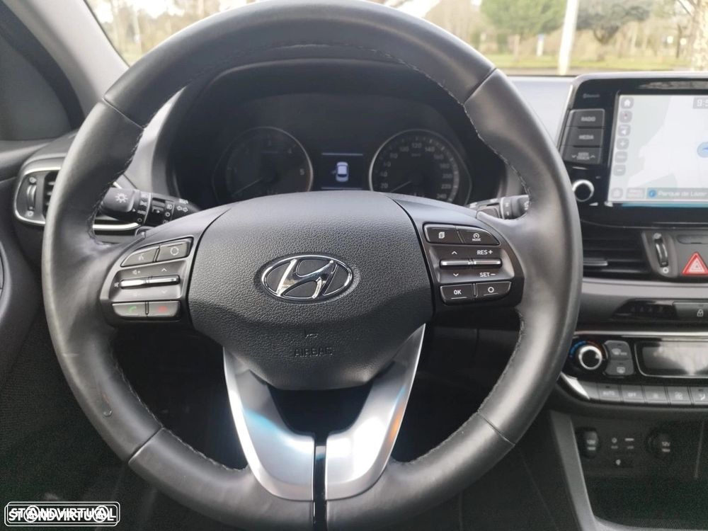 Hyundai i30 1.6 CRDi STyle+Navi 7DCT - 27