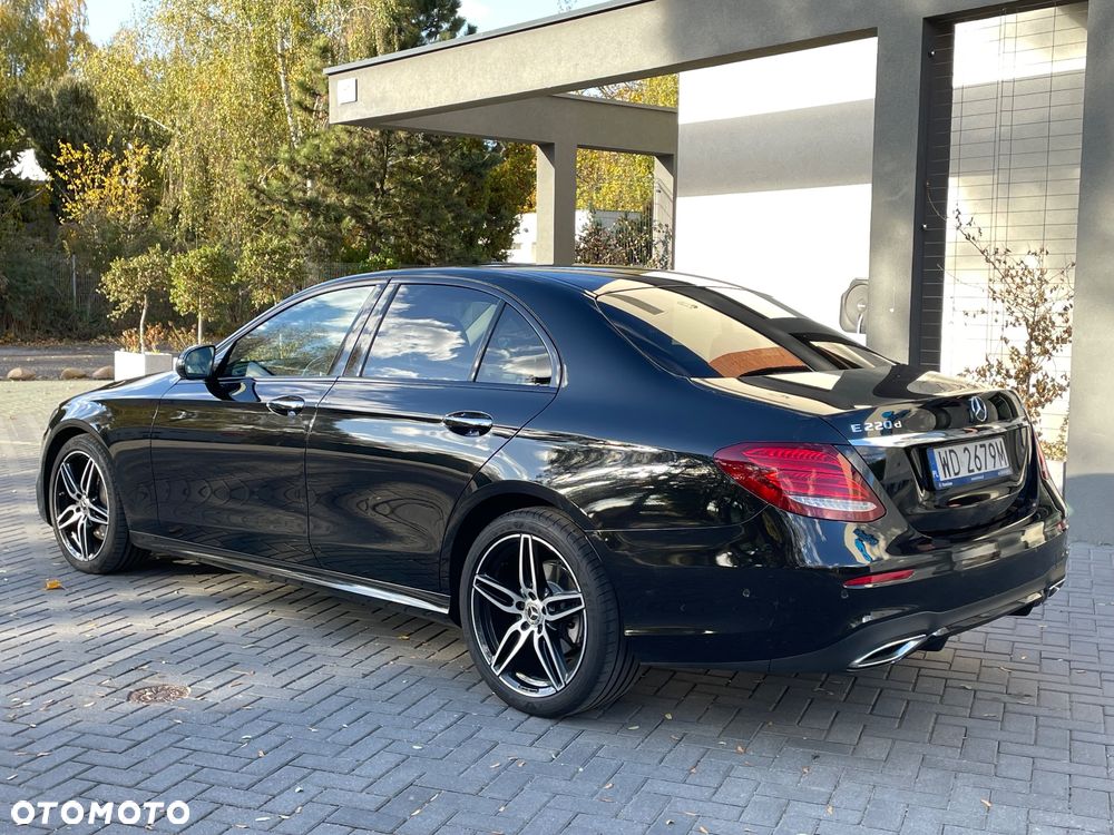 Mercedes-Benz Klasa E 220 d 4-Matic 9G-TRONIC - 15